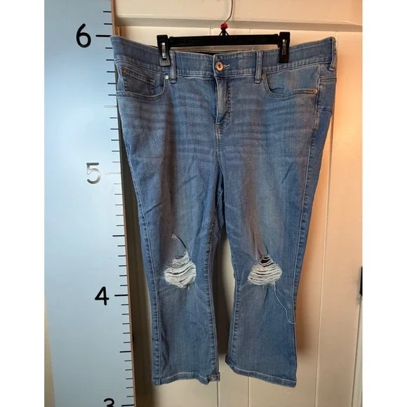 Torrid Bombshell Stretch Skinny Distressed Blue Jeans 20 Super Soft‎