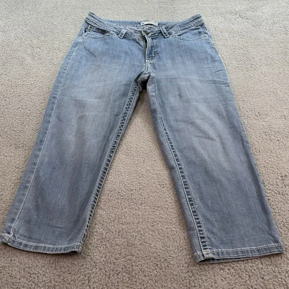 LEE Jeans Womens  12 Medium Blue‎ Slender Secret Embroidered Cropped Capri Denim