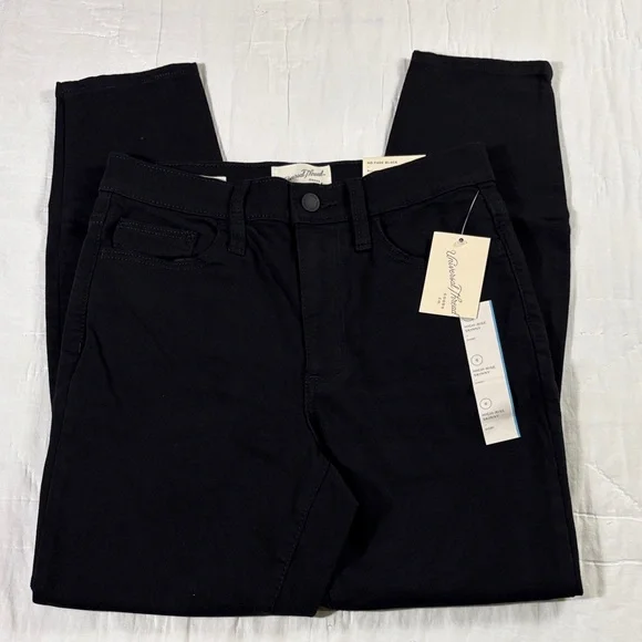 Minimalist High-Rise Skinny No-Fade Black Jeans -‎ Women's Size 6 Short (Petite)