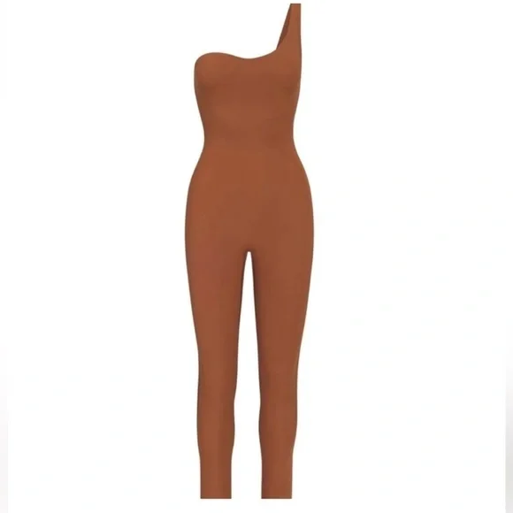 New! Skims 3X One shoulder caramel onesie jumpsuit.