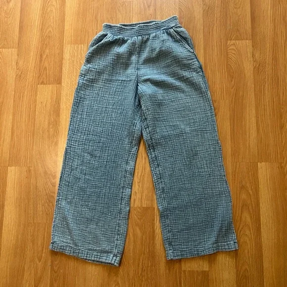 Aerie Pool-to-Party Blue Cotton Gauze Wide Leg Smocked Pull On Pants M Side Slit