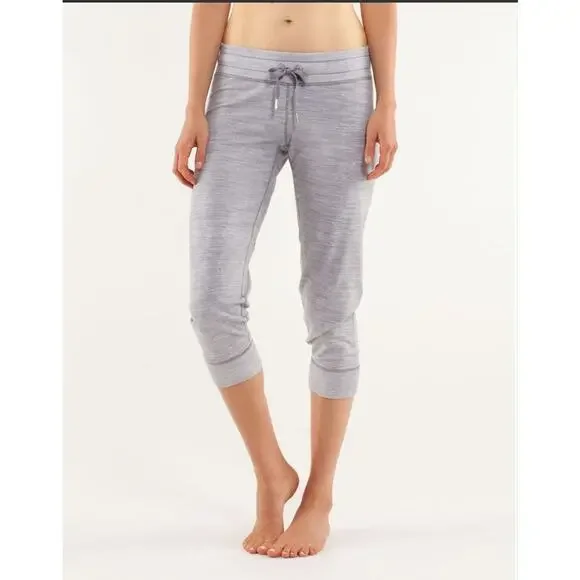 Lululemon Capri Drawstring‎ Sz 10 Tea Lounge Crop Commuter Denim White Fossil