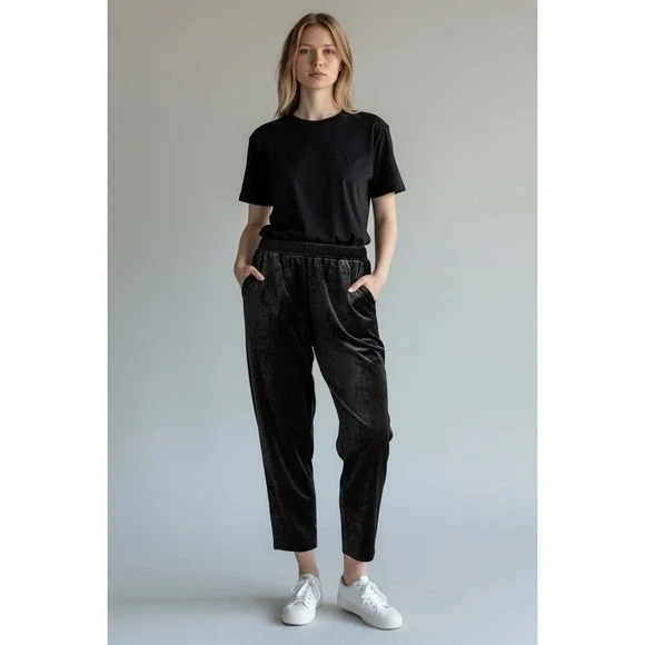 NWT Ann Taylor Black Velvet Tapered Elastic Waist Pants Medium‎ Pull On
