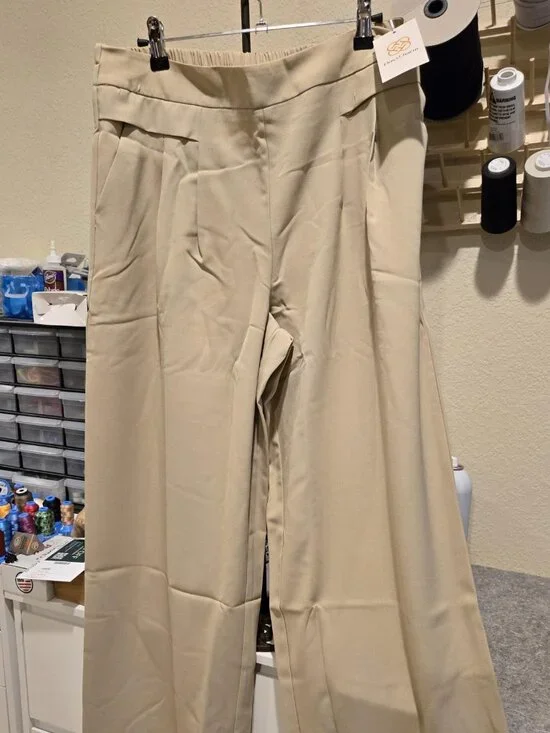 Women's High Waisted Wide Leg Pleated Trousers In Tan/Khaki Size L