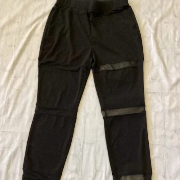 Mesh-Panel Leggings