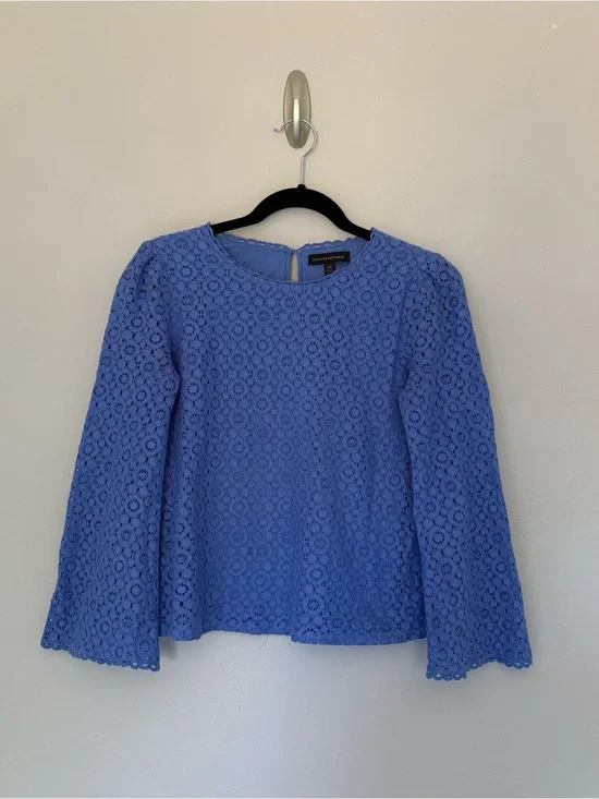 Banana Republic Periwinkle Lace Crochet Bell Sleeve Top Feminine Office Lined XS