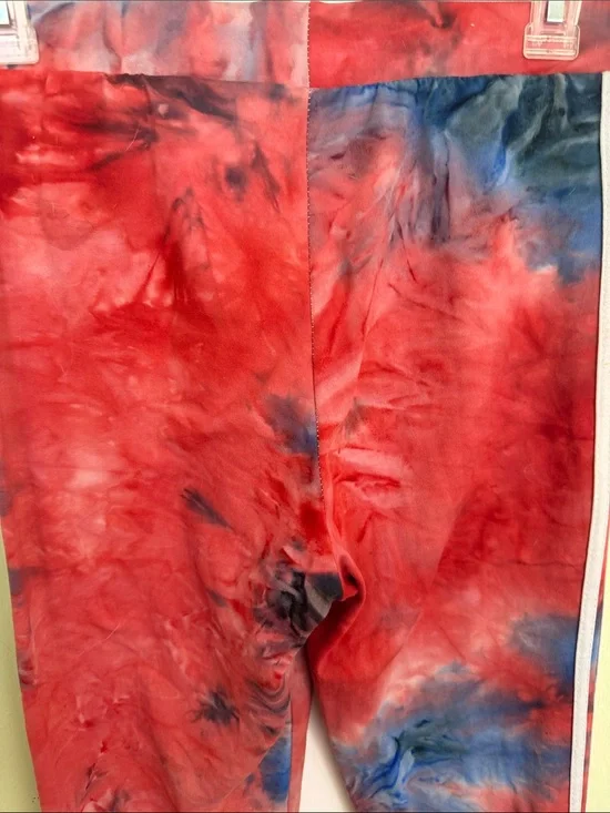 (2324) Woman’s Tie-Dye Red Active Leggings, Size: Large
