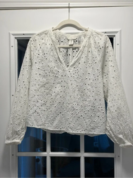 H&M White Eyelet V-Neck Long Sleeve Blouse