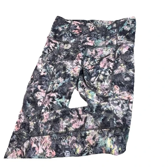 Lululemon Crop Leggings Fast Training Athletic‎ Multicolor LW6AWES Sz 4