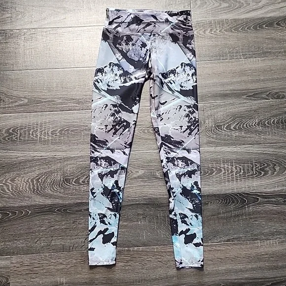 🦇 Onzie Monochrome Abstract Leggings 🦇