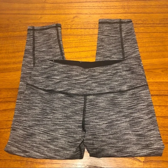 Victoria Sport Cropped Leggings Women’s Small