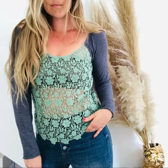FP FREE PEOPLE Blue Green Lace Front Crop Top Longsleeve High Low Hem Tee Medium