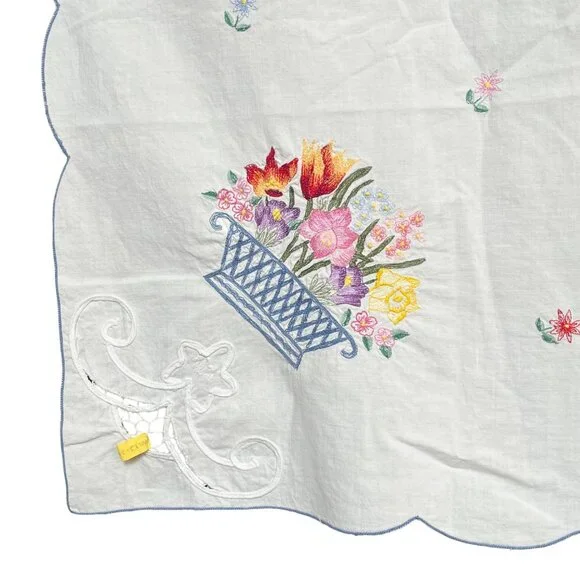 Embroidered‎ White Tablecloth Floral Baskets & Cutwork Design Rectangular 98X66