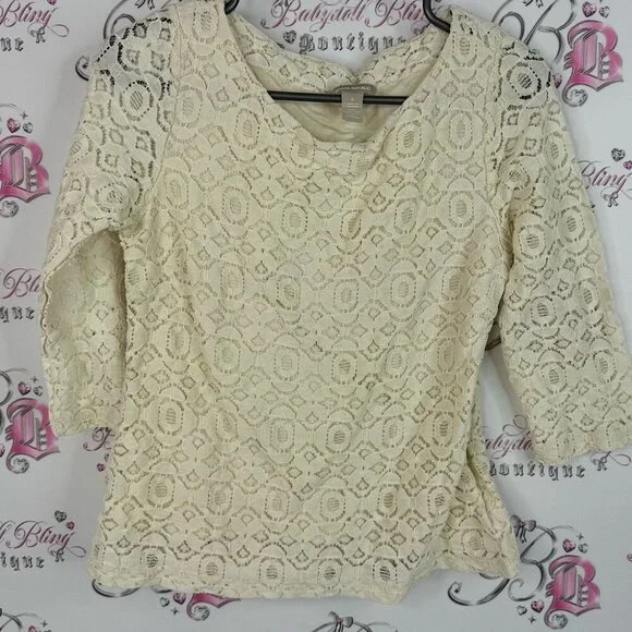 Banana Republic shirt crochet style lace floral Cream Lace Blouse