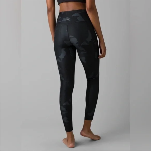 Prana Black and Gray Camouflage Leggings Size Small