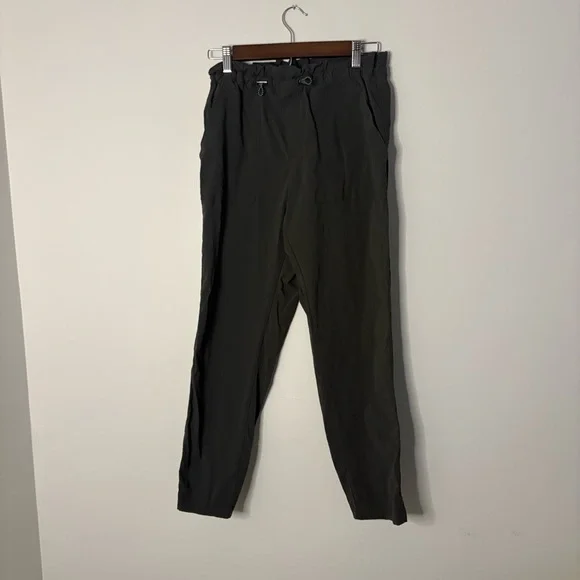 Athleta Size 8 Women’s Grey Hiking Pants 25” X 27” Activewear Travel Walking