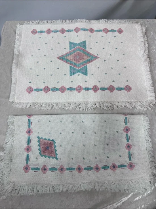 Aztec White Fringe 2 placemats & 2 napkin towels southwestern Geometric FLAWED
