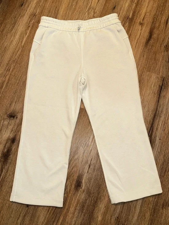 Lululemon cropped off white pants