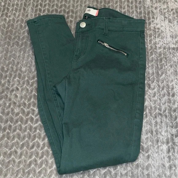 CAbi Zip Skinny Hunter #3388‎ Size 8.  Green.