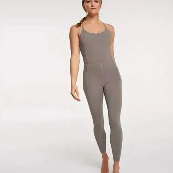 CALIA by Carrie Underwood Inspire Adjustable Strap Bodysuit, Large Gray