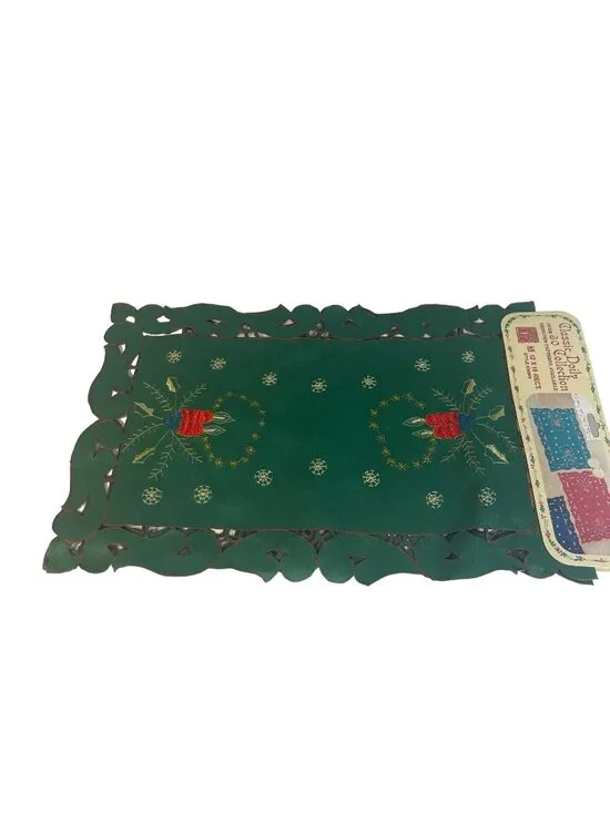 American Crafts Classic Doily Collection Green Candle Wreath Pattern Set of 2