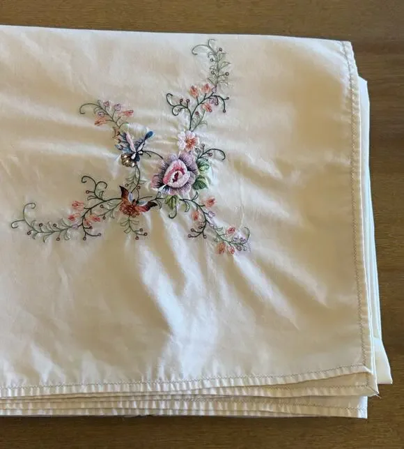 Vintage Handmade Tablecloth Embroidered Applique Flowers Butterflies 64