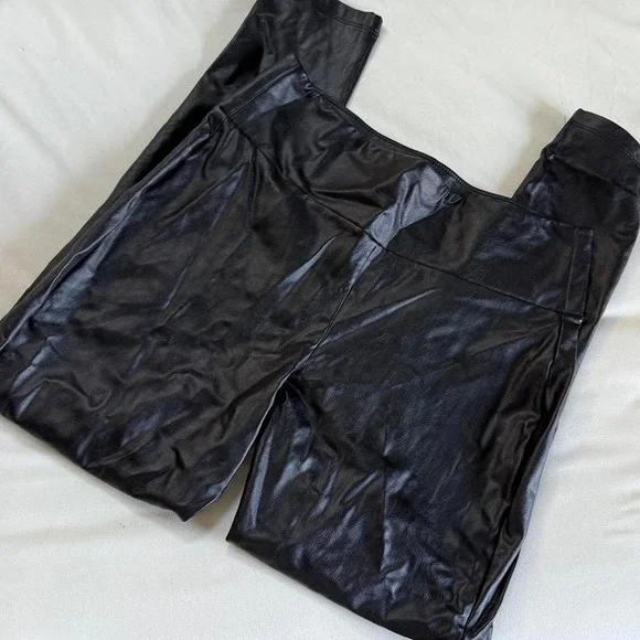 Y2K black‎ faux leather leggings Kendall and Kylie size medium