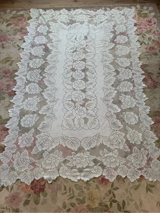 Vintage White Rose Lace Tablecloth 90x60 Scalloped Edge Cottagecore Decor