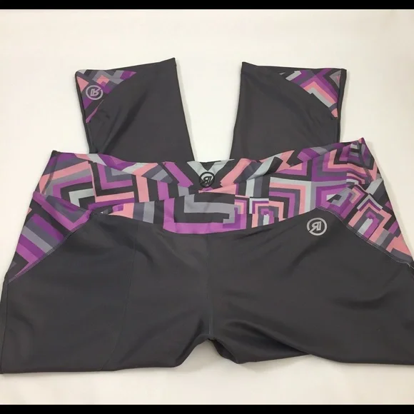 RSport Grey Capri leggings for Athena athletes 4x‎