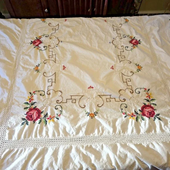 VTG Embroidered Cross Stitch Linen Tablecloth 112x64 White Crochet Edge Handmade