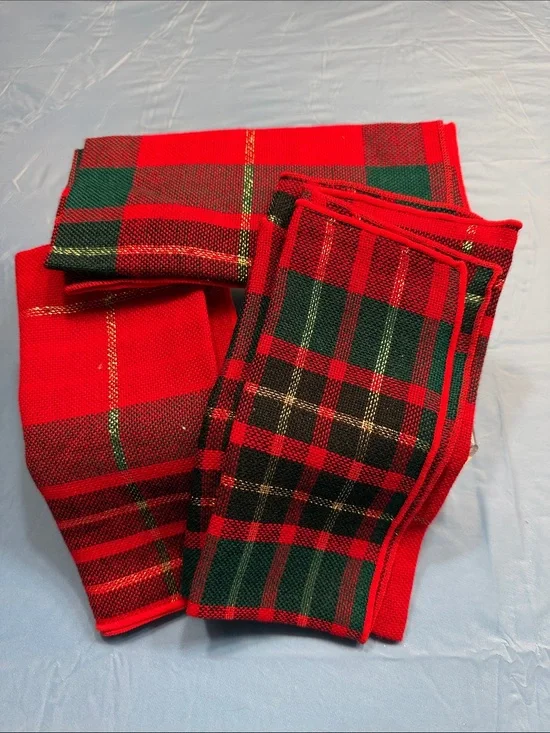 10 Festive Red Tartan Table Napkins - Holiday Plaid Napkins