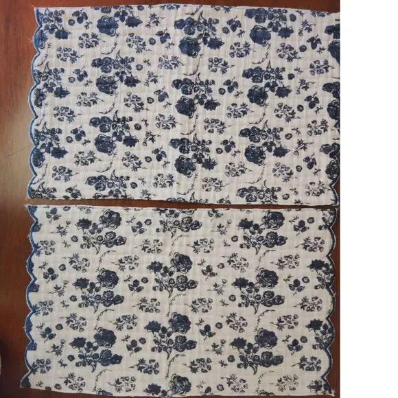 Home Company Navy Florals 100% Cotton Scallopped Edge Placemat Set of Two