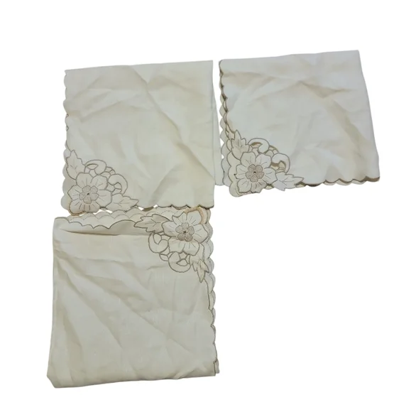 Vintage Elegant‎ Cream Table Linens with Floral Embroidery Lot Of 3 Portugal