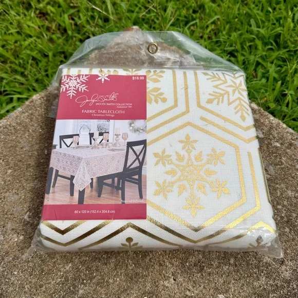 Vintage Jaclyn Smith Christmas Snowflake Gold White Tablecloth 60x120 Rectangle
