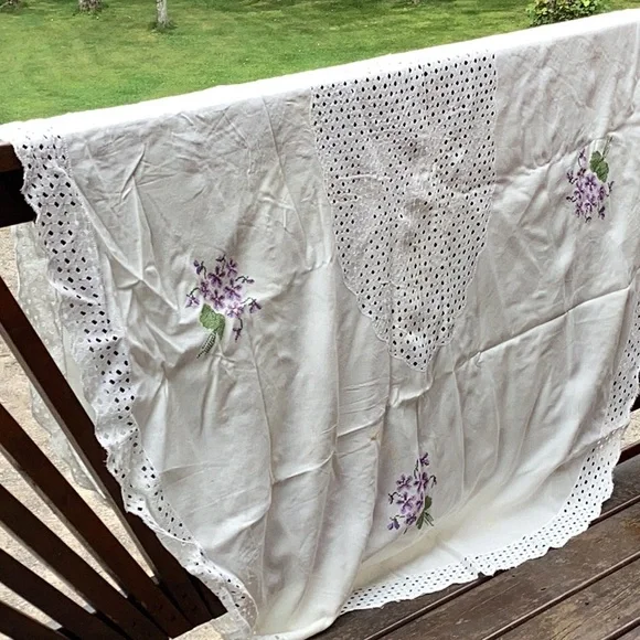 💜 NEEDLEPOINT EMBROIDERED 60