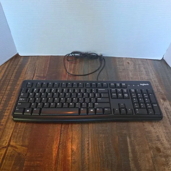 Logitech K120 Wired USB Keyboard Black‎ Full Size Quiet Keys Y-U0009 820-003288
