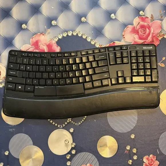 Microsoft Sculpt Comfort Wireless Keyboard With Wrist Rest KGR1173 No Dongle