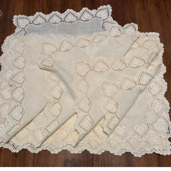 Vintage Placemats Cream Lace Heart Embroidered Hemstitched Lot of 8