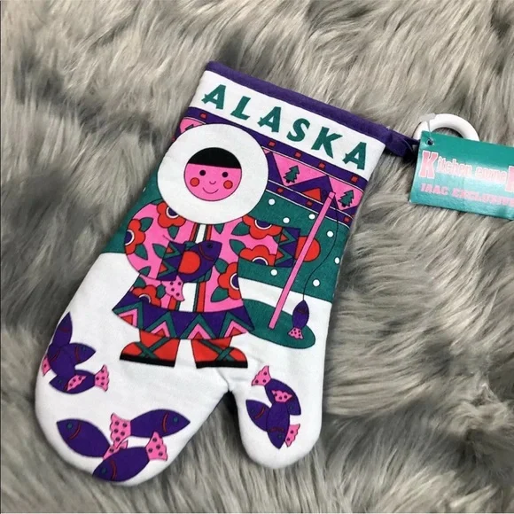 Vintage Alaska Purple Novelty Oven Mitt