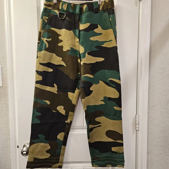 Burberry London Camo High Rise Straight Leg Cropped Pants D-Ring US 6