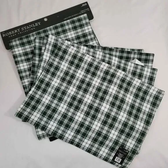 Robert Stanley Table Runner and Mats New
