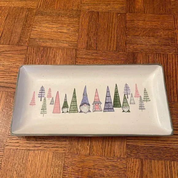 Peppermint & pine Gnime Christmas platter