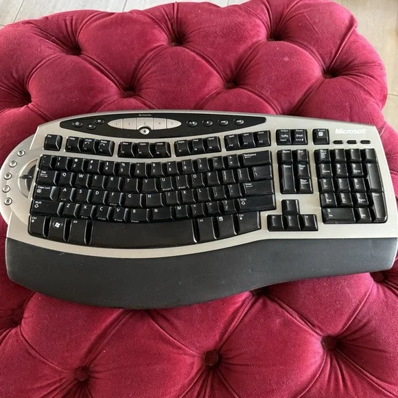 Genuine Microsoft (1045) Wireless Comfort Keyboard 4000 w/ Battery Cover‎