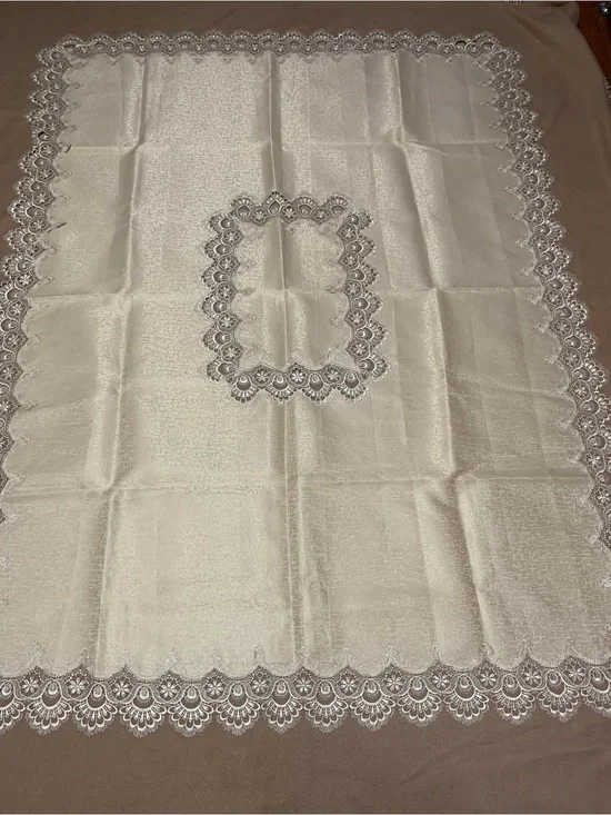 Macy's Cream Lace-Trim Rectangular Tablecloth  70 X 54 inches