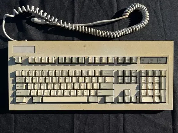 Vintage Novell 101-Key Keyboard Model 31984 Beige Mechanical Computer Keyboard