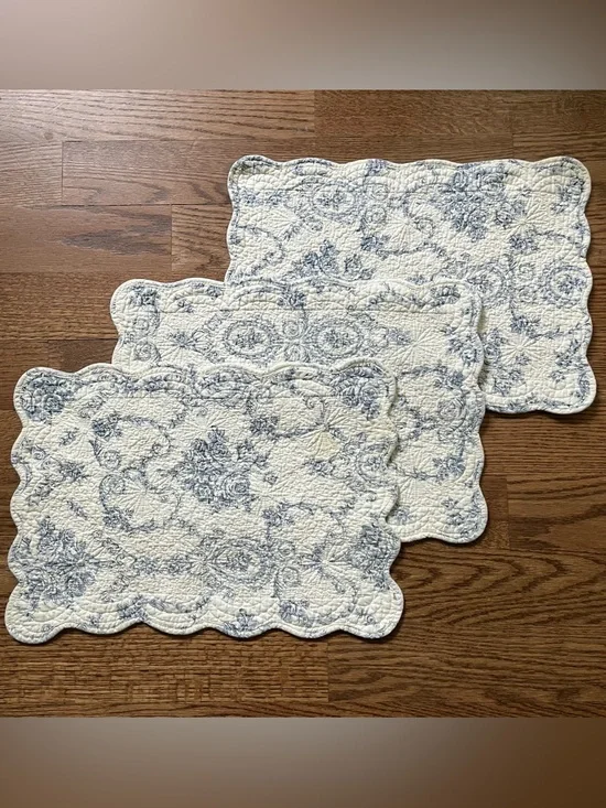 Scalloped Quilted Placemat Set Blue Toile Classic Cottagecore Shabby Chic Decor
