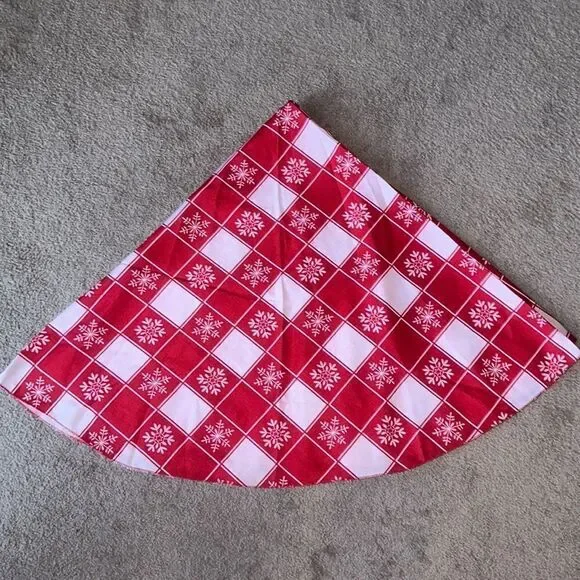 Snowflake 60” Round Tablecloth!