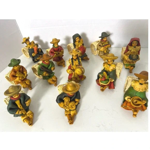 Vintage Folk Art Napkin Rings Set of 12 Hand Painted Andean Woven Straw Backs