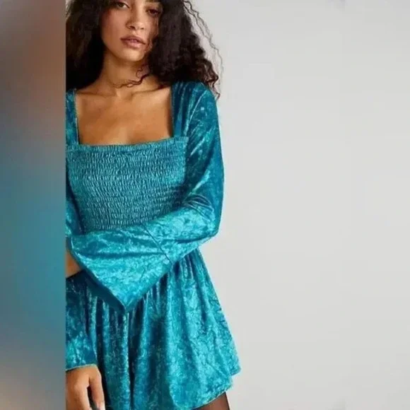Free People Bali Tightrope Velour Romper Teal Blue Bell Sleeve Fairycore‎ 2 boho