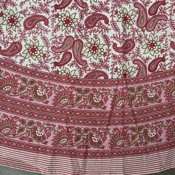Williams Sonoma Outlet Pink White Paisley Tablecloth 70